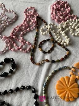 8 Costume jewelry necklaces
