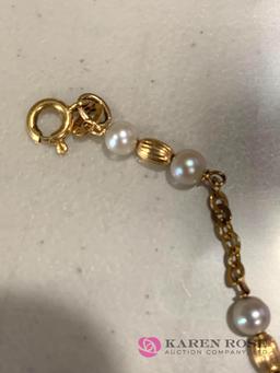 18k Gold and pearl bracelet
