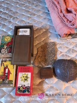 Rocks and tarot cards
