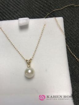 14 kt gold w/ pearl & diamond necklace