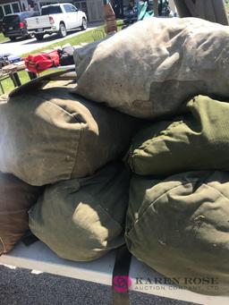 Military sleeping bags/greny / shovel