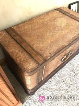 End table with drawer