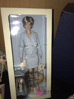 Franklin mint Diana The Peoples princess portrait doll / trunk with clothes and accessories