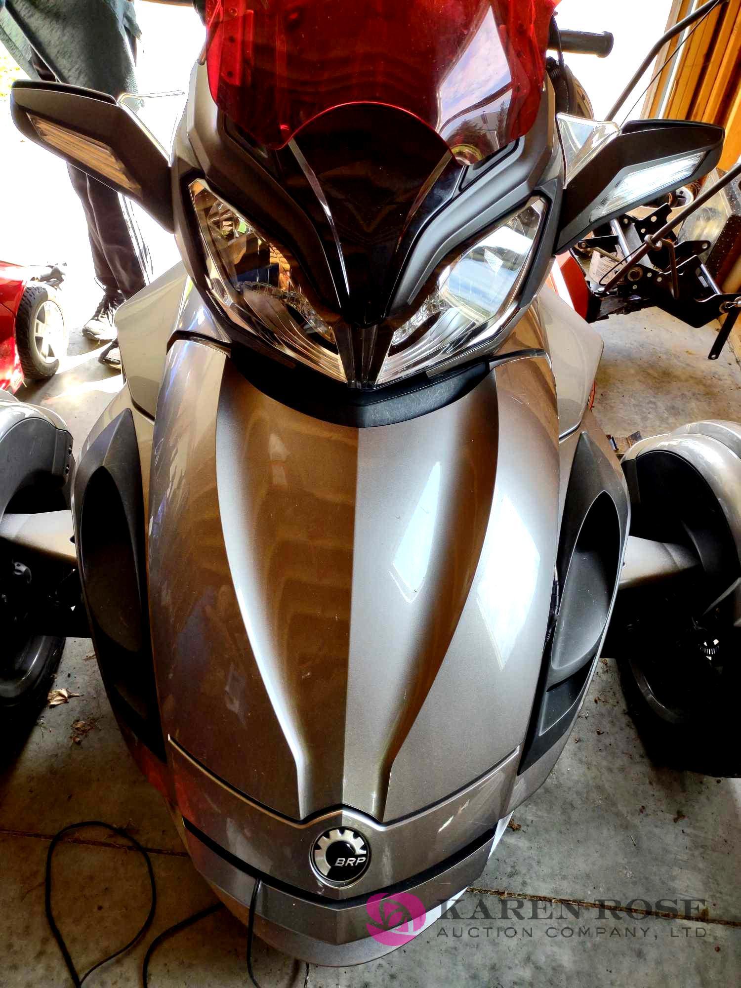 2013 Can-Am Spyder Roadster