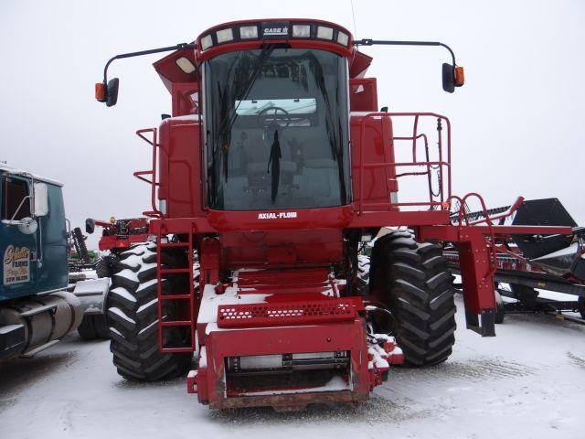 Case IH 2388 Combine, 2001