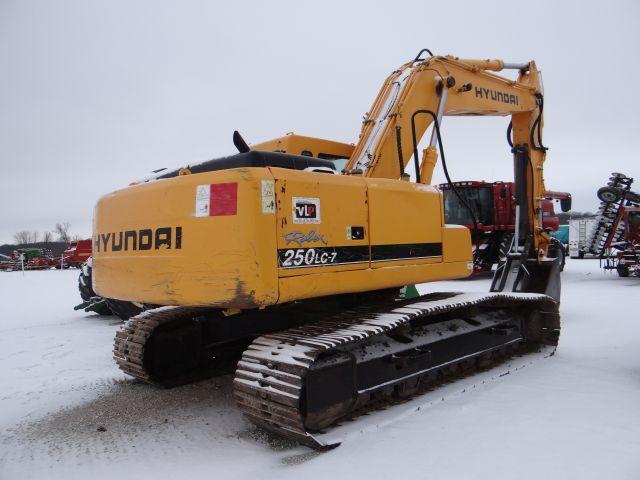 Hyundai 250 LC7 Trackhoe, 2006