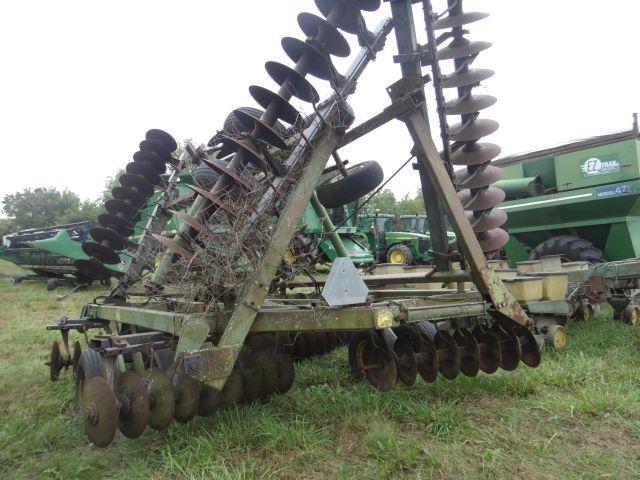 John Deere 235 Disk