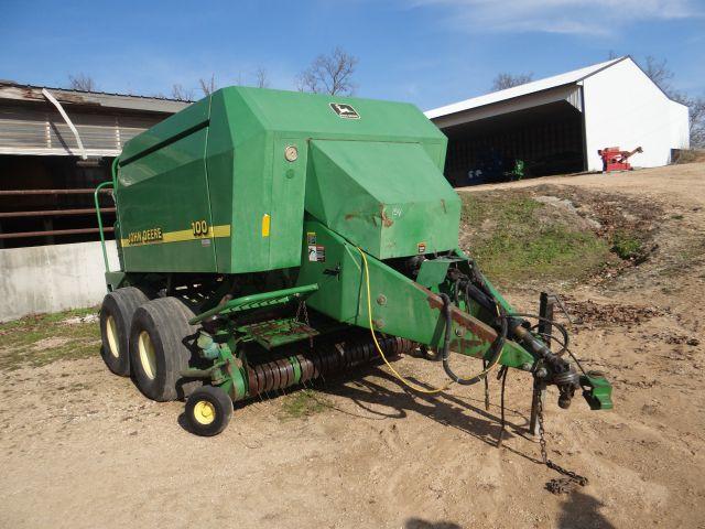 JD 100 Large Square Baler, 3x3, Field Ready