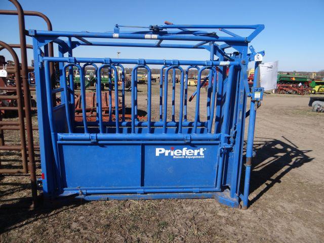 Priefert Squeeze Chute