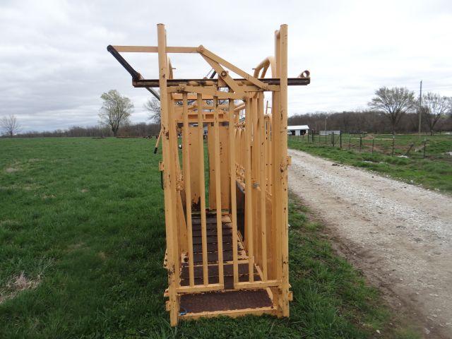 For-Most Model 375 Cattle Chute