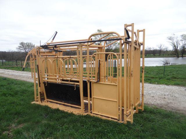 For-Most Model 375 Cattle Chute