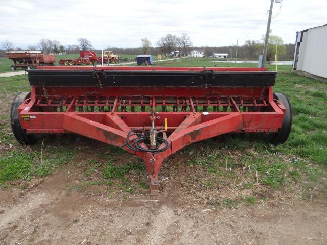 International 5100 Grain Drill