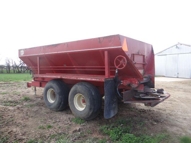 Chandler Total Hyd. Driver Litter Spreader