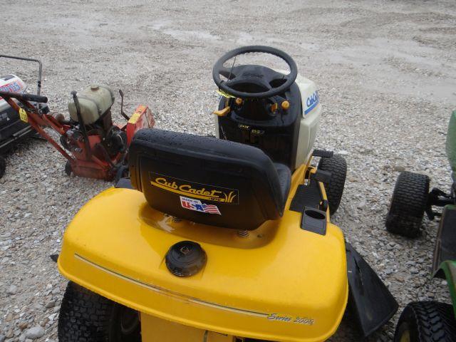 Cub Cadet 2135 Riding Mower