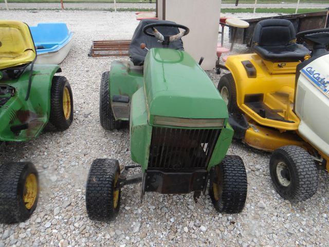 John Deere 314 Riding Mower