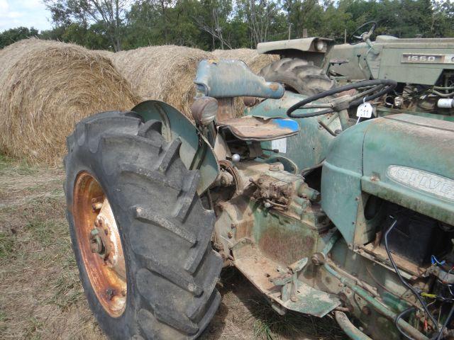 Oilver 550 Gas Tractor 13.6x26 Tires