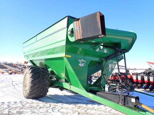 J&M 1151 Grain Cart