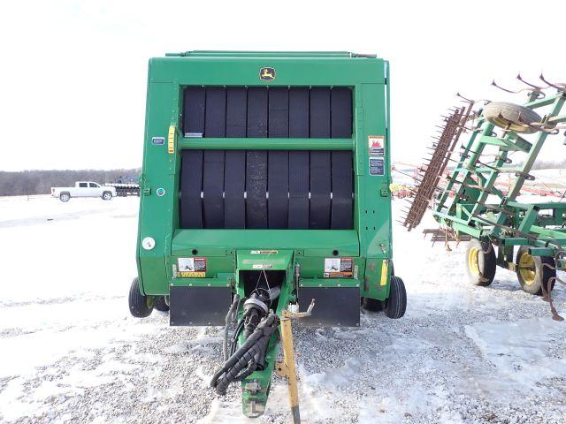 John Deere 567 Round Baler