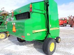 John Deere 567 Round Baler