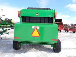 John Deere 567 Round Baler