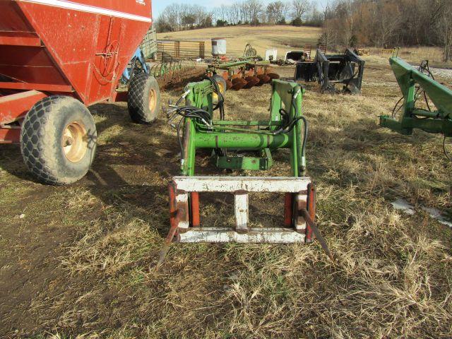 John Deere 148 Loader