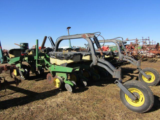 John Deere 7000 Planter