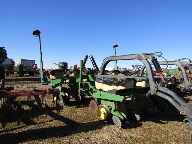 John Deere 7000 Planter