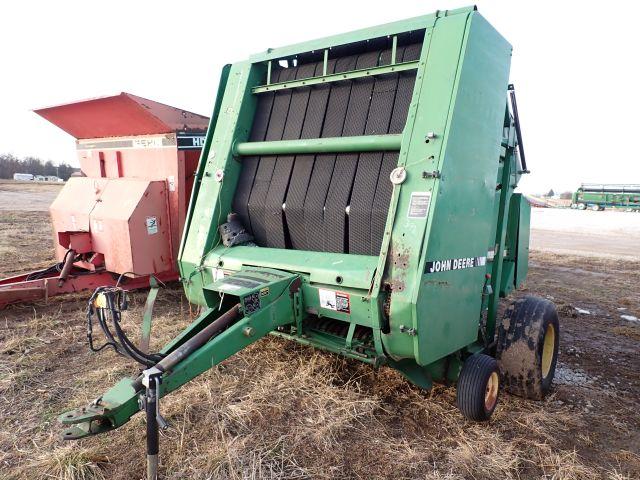 John Deere 535 Baler