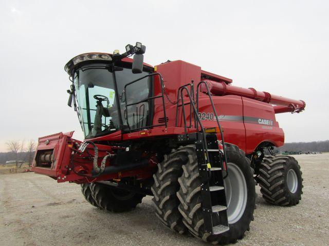 Case IH 9240 Combine, 2018