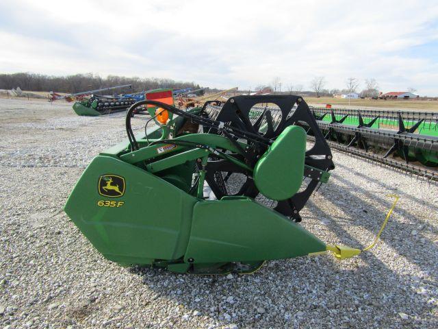 John Deere 635F Platform