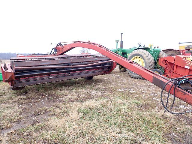 International 1490 Hydro Swing Hay Conditioner