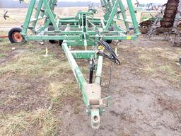 John Deere 980 Field Cultivator