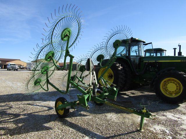 John Deere 702 Rake