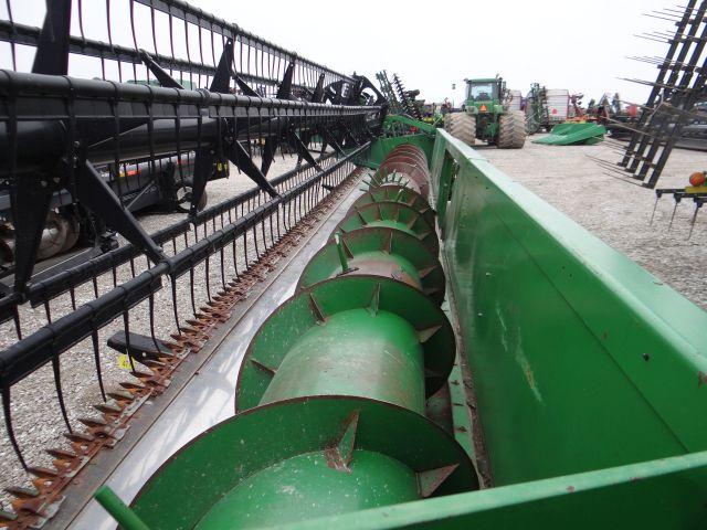 John Deere 930F Grain Platform