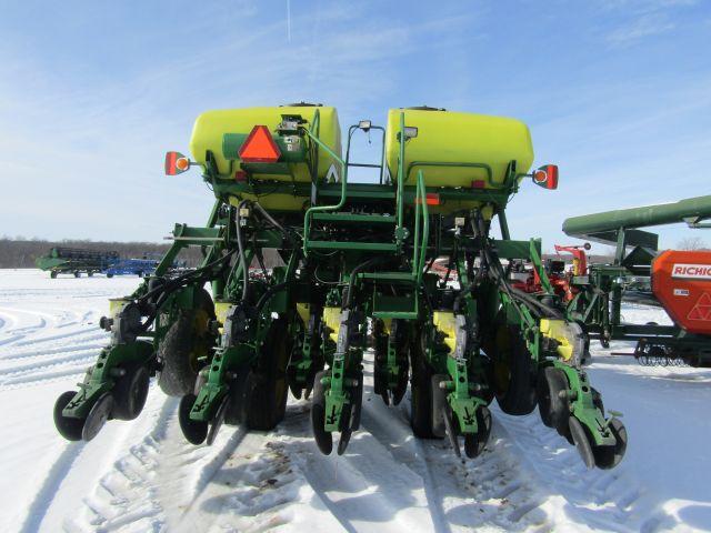 John Deere 1790 Planter