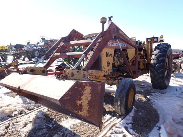 Minneapolis Moline M670 Tractor