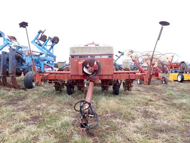 International 800 Air Planter