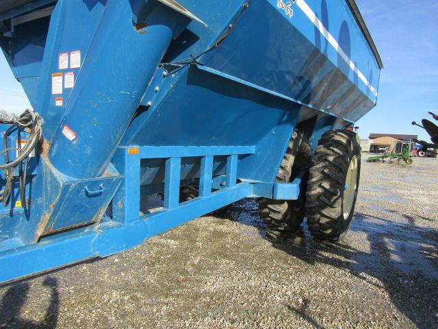 Kinze 1040 Grain Cart