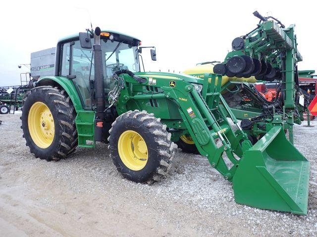 John Deere 6125M Tractor