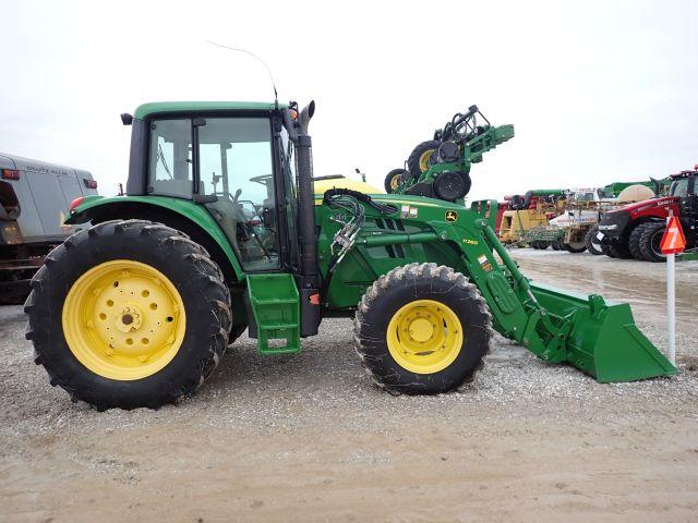 John Deere 6125M Tractor