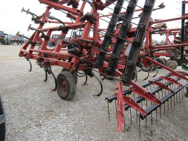 Case IH 4800 Field Cultivator