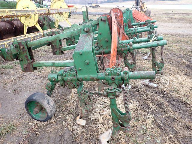 Oilver 4 Row Cultivator