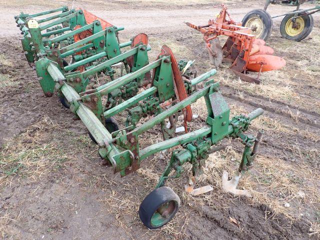 Oilver 4 Row Cultivator