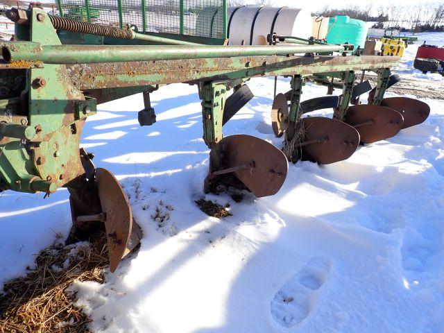 John Deere 5 Bottom Mold Board Plow