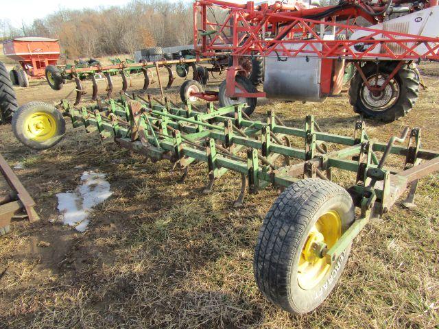 John Deere 16' Mounted Field Cultivator