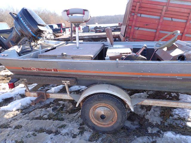 1981 Bass Tracker 16' Boat