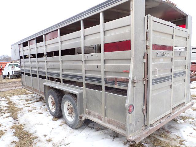 1983 Hillsbro Livestock Aluminum Trailer