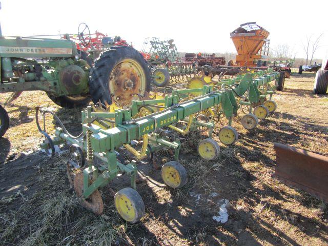 John Deere Row Crop Cultivator