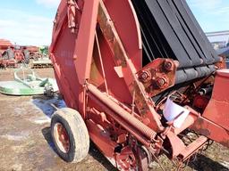 Hesston 5800 Round Baler