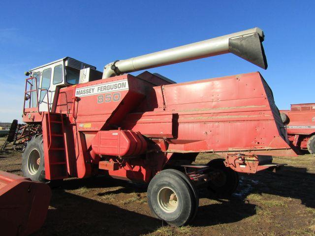 Massey Ferguson 850 Combine